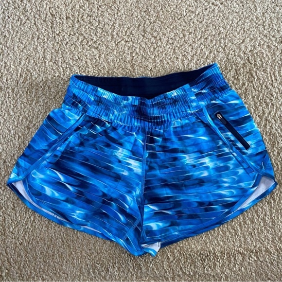 Lululemon Track Short V 4’ Tidal Multi Size 10 - Picture 3 of 5